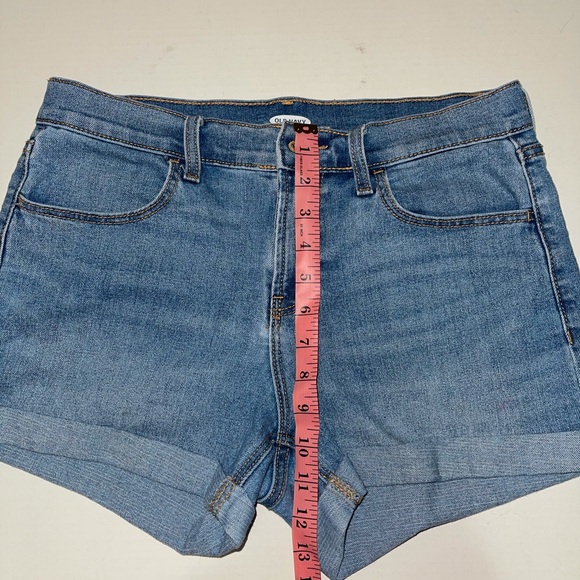OLD NAVY mid rise denim shorts. Women’s Size 6 - Picture 2 of 4